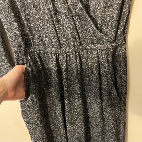 Lou & GRey brushmarl wrap style front jumpsuit stretchy pockets wide leg XS - Picture 8 of 9